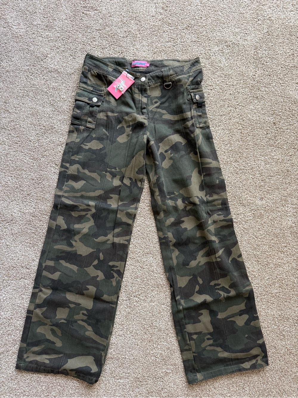Edikted Camo Cargo low rise Pants - Green Camouflage / Size S NWT